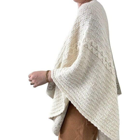 Connemara Knitwear White Merino Wool Celtic Irish Fisherman Cape Poncho - Picture 6 of 9